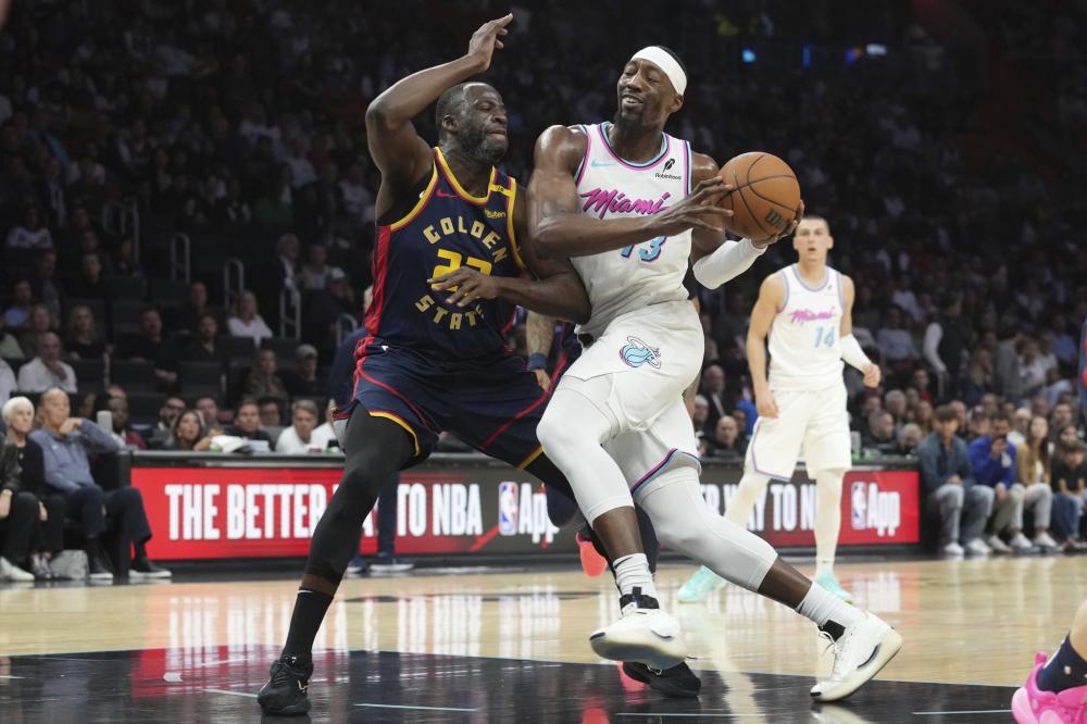 [图]WTT重庆冠军赛：王曼昱3-0迪亚兹 闯进女单16强.